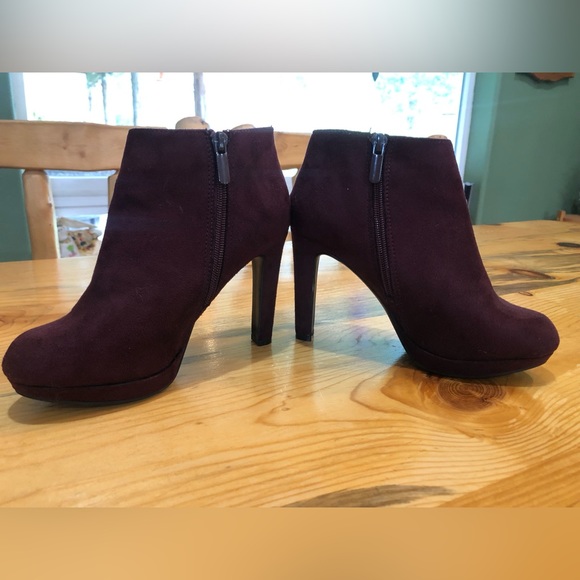 Maroon Suede High Heal - Picture 2 of 4